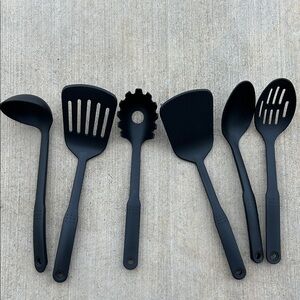 Black Serving Utensil Set